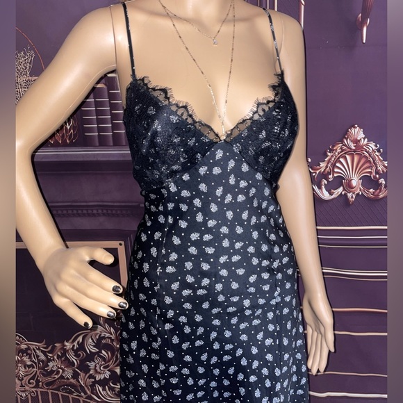 NWT Guess Black Floral High Low Slip Dress Size Large - Picture 2 of 16